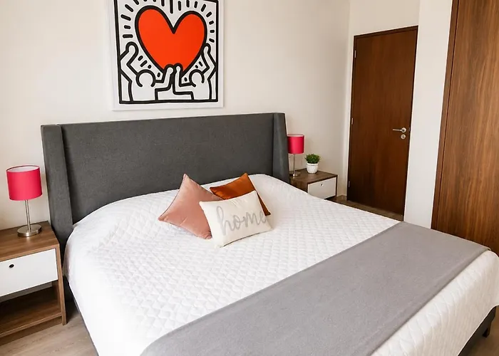 Stylish High-rise, Pool, Hottubking Size Bed * Mexico City