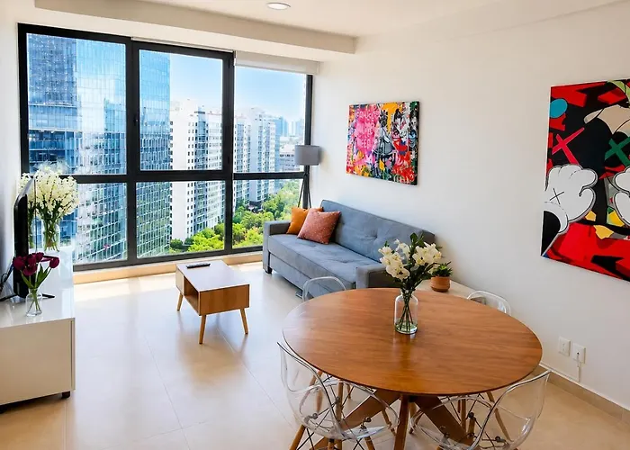 Apartment Stylish High-rise, Pool, Hottubking Size Bed *